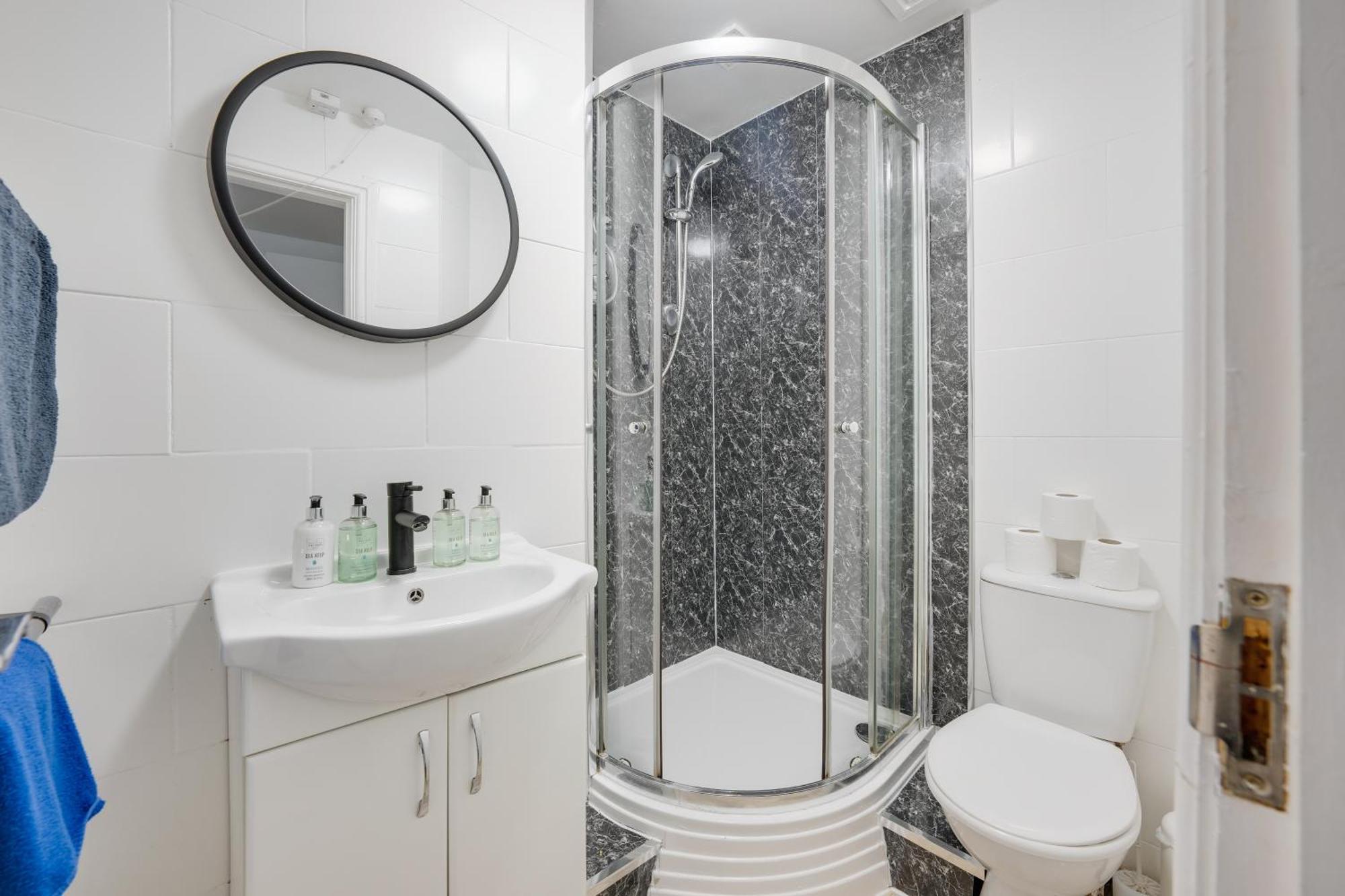 2 Bedroom Apartment For Up To 6 Nr Centre Cardiff Zewnętrze zdjęcie